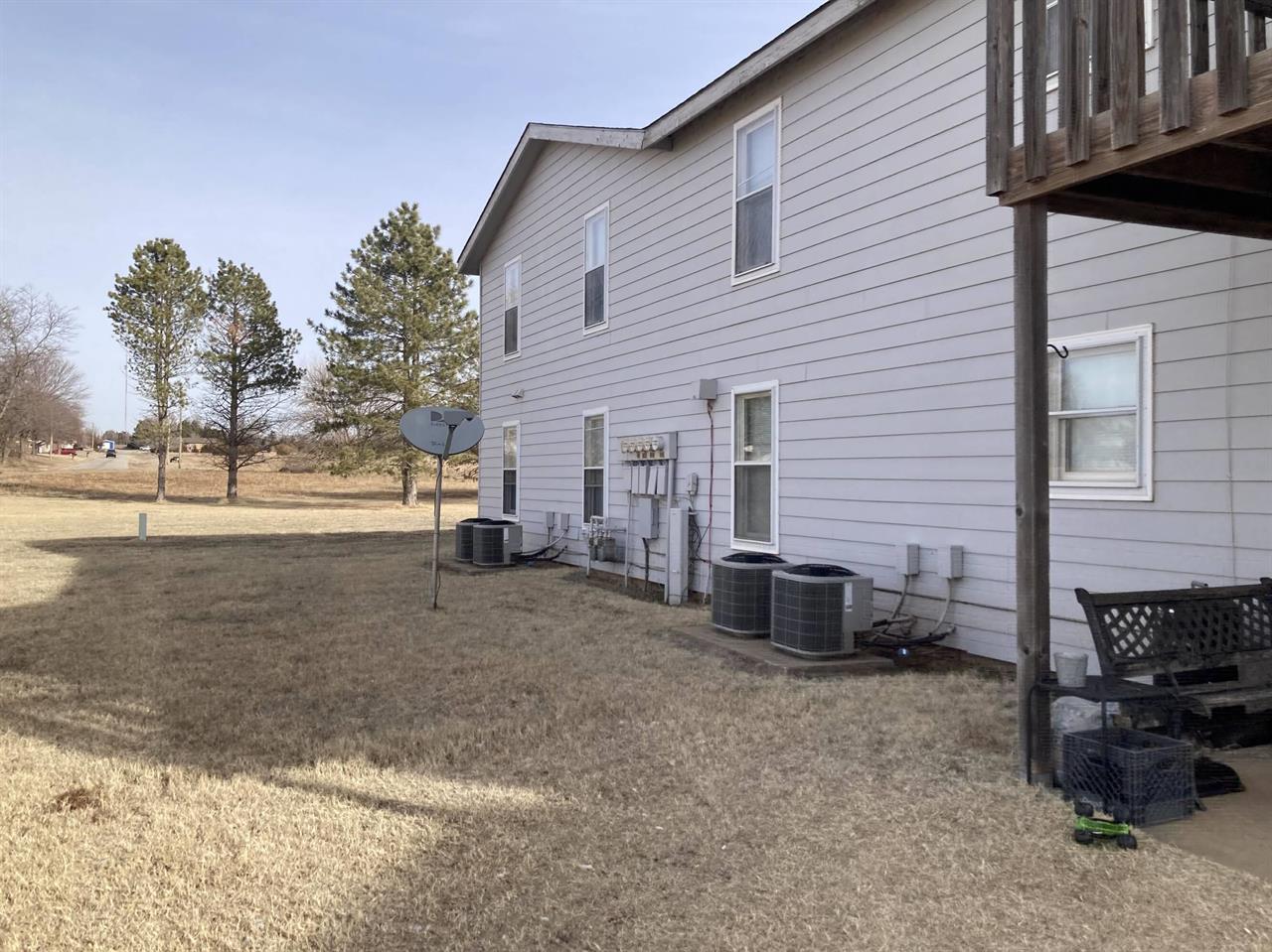 For Sale: 500  Curry Ln, Medicine Lodge KS